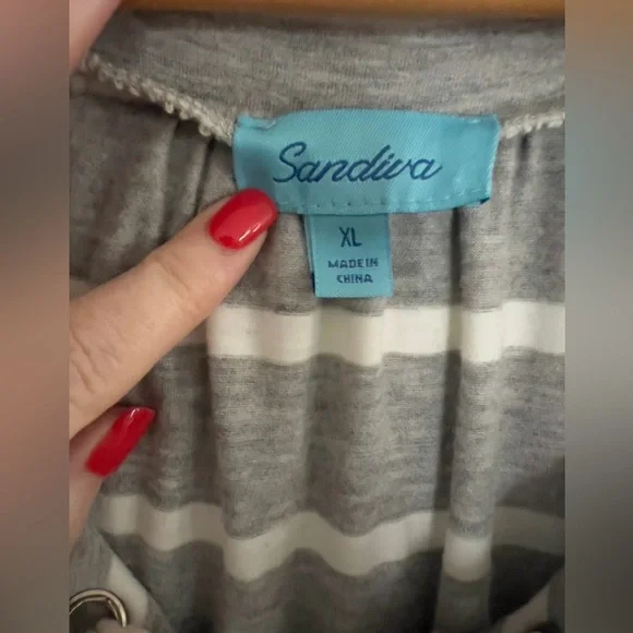 XL Swim cover up - Picture 2 of 2